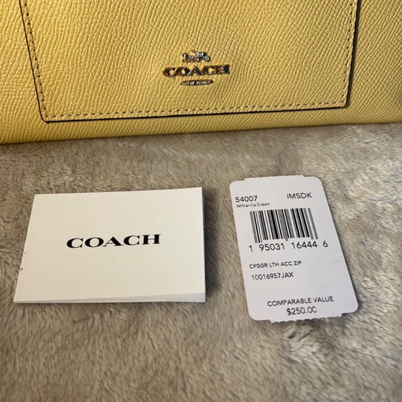 Coach Wallet - Picture 2 of 2